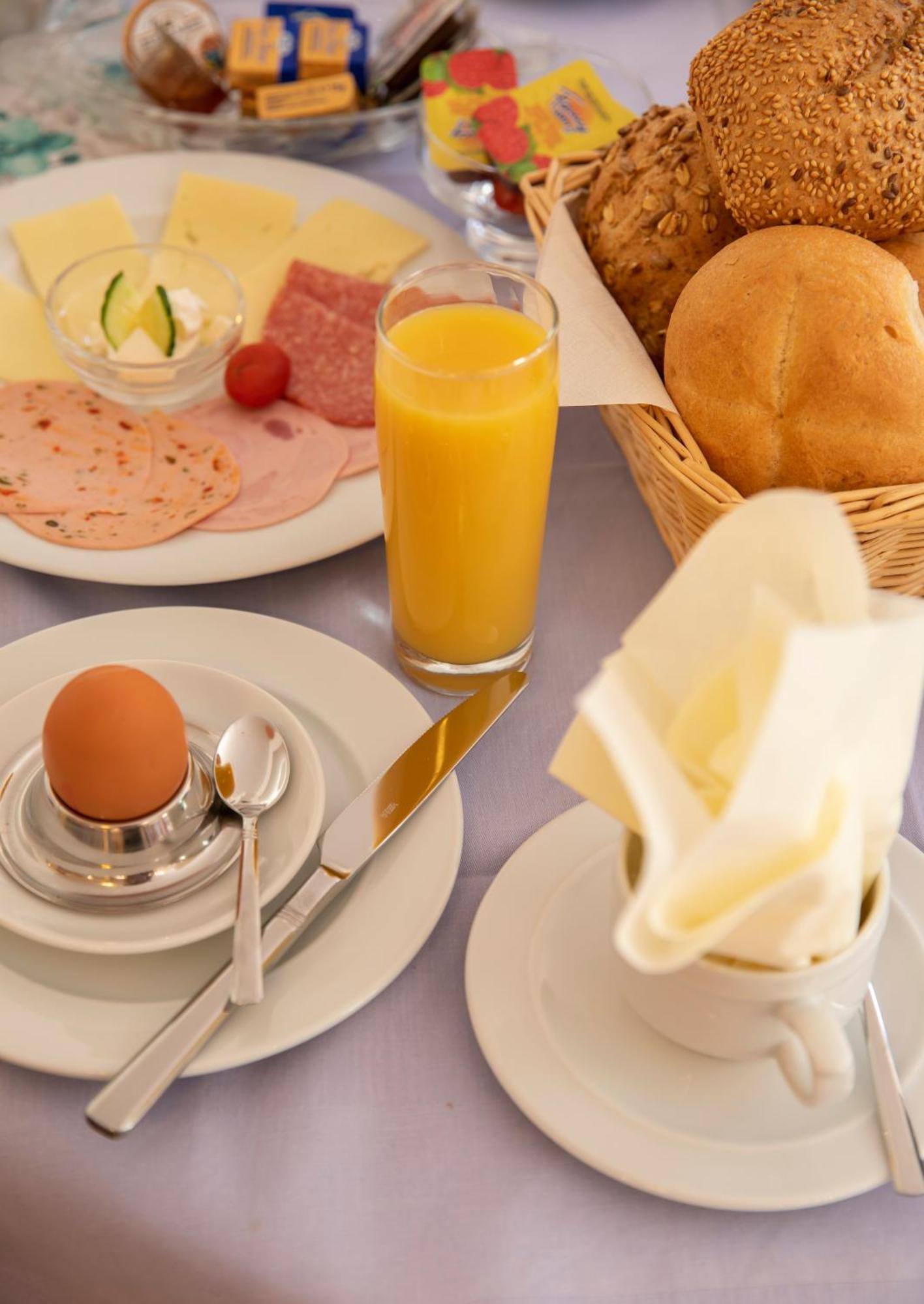 Bruckmühl Pension Demmel, Bed & Breakfast מראה חיצוני תמונה