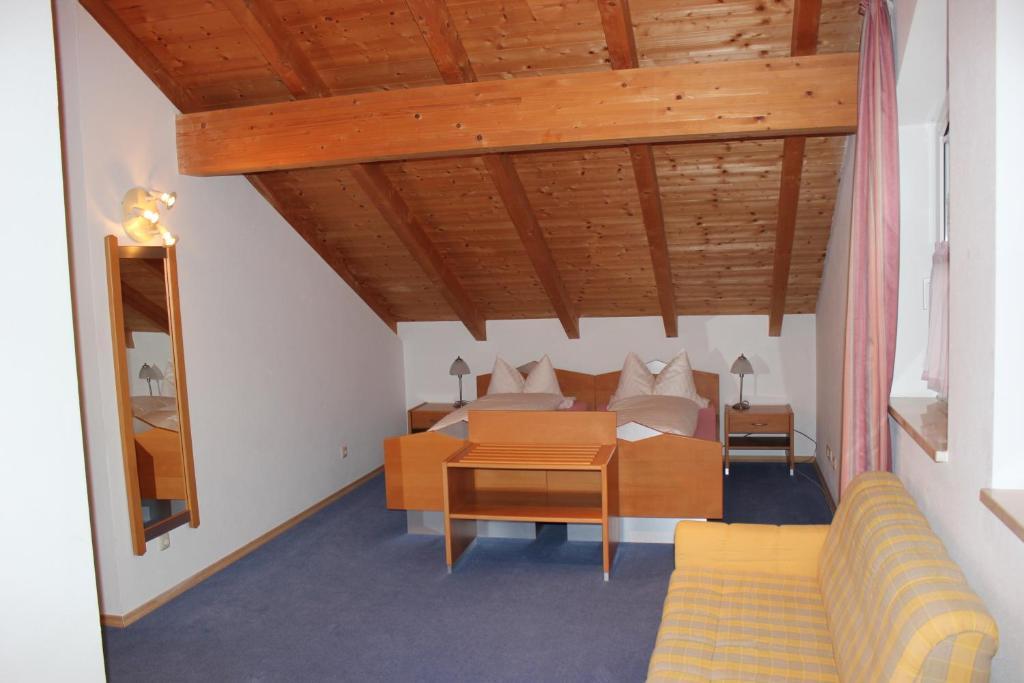 Bruckmühl Pension Demmel, Bed & Breakfast חדר תמונה